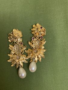 ANTIQUE GOLDEN EARRINGS