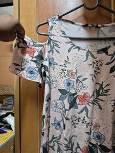 🌸🥰Floral Cold Shoulder Dress🥰🌸