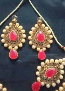 Beautiful Pearl Jewellery Set