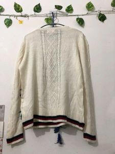 Off White Pullover.