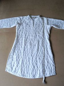 Lovely white kurta with three fourth sleeves