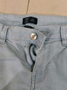 Light Wash Denim Capri Jeans