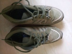 Used Shoe But No flaws