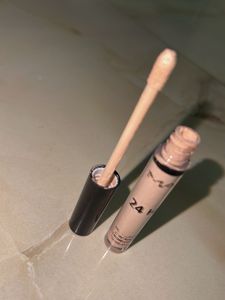 MAC 24HR Concealer