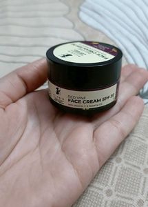 Pilgrim Red Vine Face Cream SPF 30