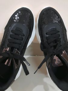 Unused Vendoz Sneaker