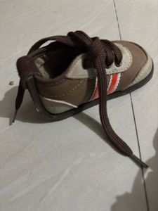 Baby shoes, size 18