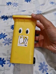Mini Plastic DUSTBIN