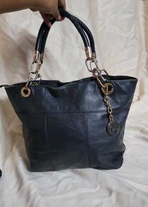 🇺🇸 Tommy Hilfiger Imported Leather Bag
