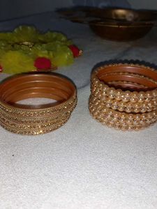 8 Bangles Golden Color