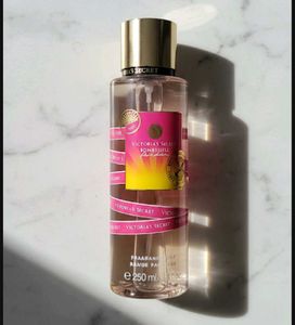 Victoria's Secret Bombshell Paradise Body Mist