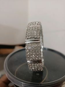 Bangles/bracelet