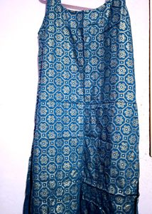 Blue Straight Sleeveless Kurti