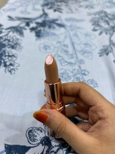 Charlotte Nude Kate
