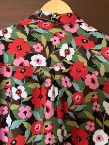 Forever 21 Women’s Floral Print top (xs)