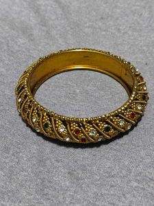 Vintage Gold Tone Bangle Bracelet