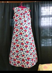 Elegant Gown With Pockets And Beautiful Design