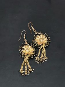 Black Pearl and Gold Earring