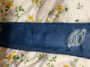 ✨ Trendy Ripped Skinny Jeans – Perfect for Casual