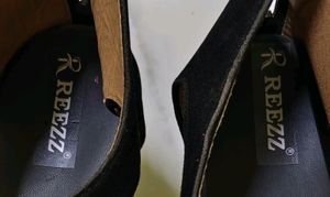 Black Wedges