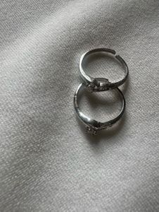 Pure Silver Toe Ring With White Stone