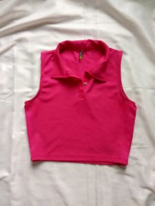 pink collar Cropped top