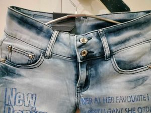 Denim Blue Printed Capri Pants