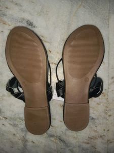 Women Flats (D-40)