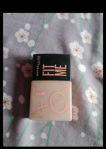 Fit Me Foundation With Gift