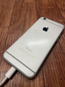 iPhone 6 In Good Condition Stuck On Battery Logo