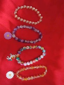 Bracelet with charms 4 pis