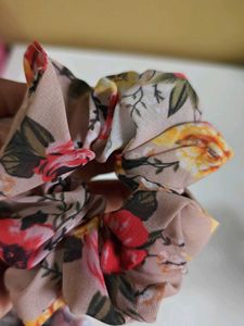 Floral Scrunchie Set