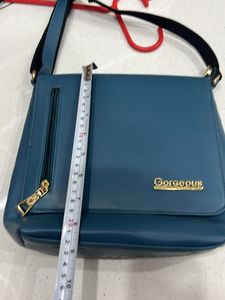 New 🆕 Sling Bag 💼
