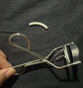 Eyelash Curler With 1 Free Rubber Pad