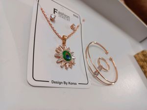 Trending Evil Eye Pendant Set