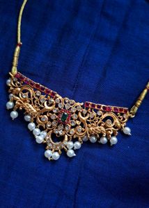 Elegant stone and pearl Necklace