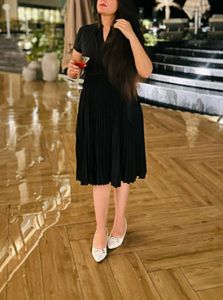 Elegant Black Midi Dress