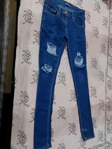 Ripped Skinny Jeans