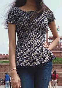 Madame Fitted Top