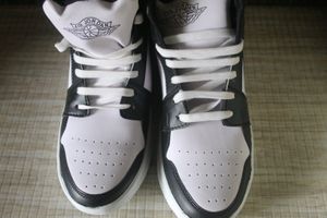 Black And White Sneaker 👟👟