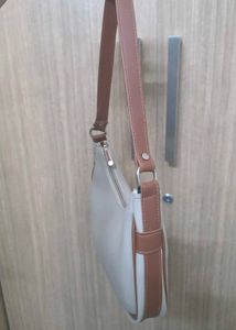 Perfect for Fall: Beige and Brown Bag