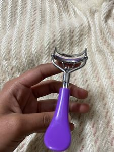 Purple Eyelash Curler