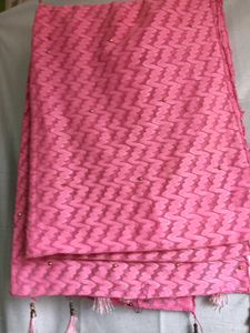 Pink Embellished Dupatta khinchne wala kapda hai c