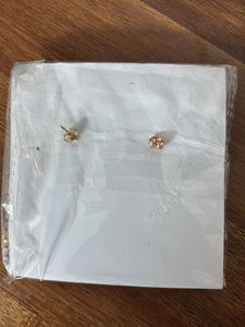 Cute kiss shaped earrings