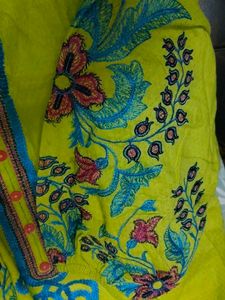 Kurti With Pakistani Style