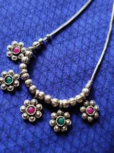 Silver Tone Floral Necklace