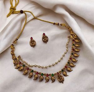 Elegant Antique Gold Necklace &amp; Earring Set