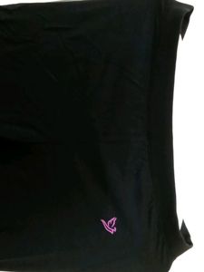 Twin Birds Black Capri Leggings
