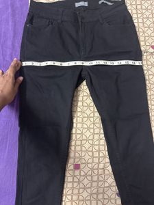 Max UAE Skinny Medium Rise Black Jeans