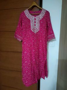 Pink And White Bandhani Kurta💗